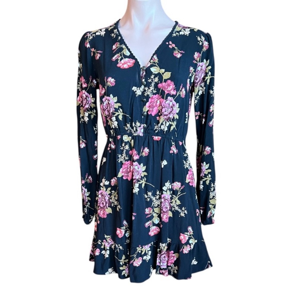 Xhilaration Black and Pink V-Neck Bishop Sleeve Dress